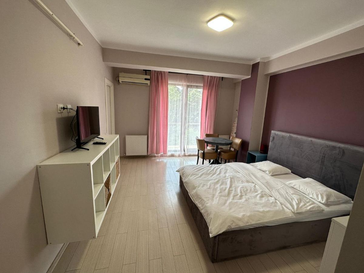 Central Studio Vitan Mall Bukarest Eksteriør billede